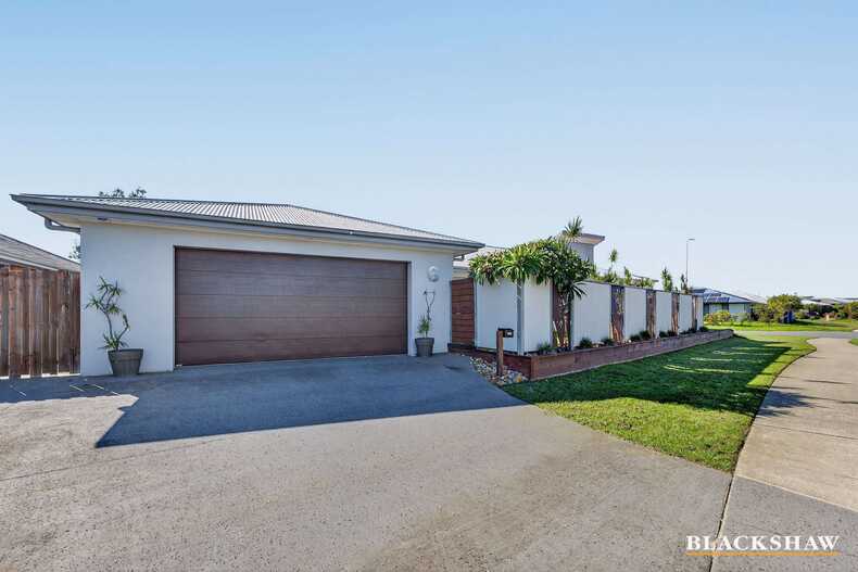 6 Bagarin Avenue Tomakin