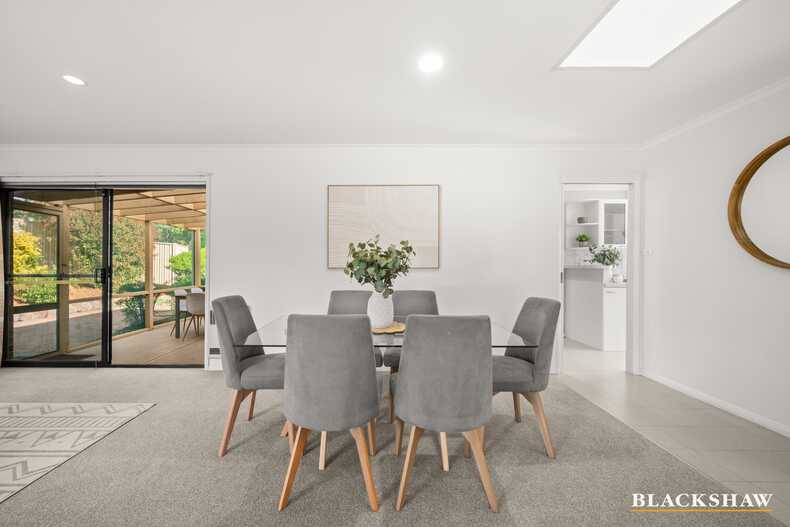 2/6 Gladman Close Isaacs