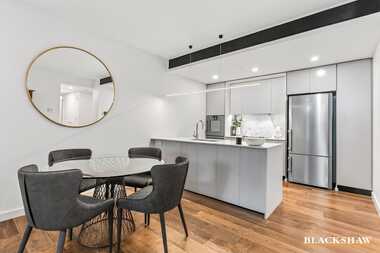 2/7 State Circle Forrest