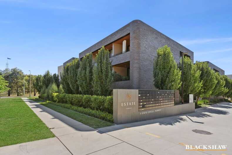 2/7 State Circle Forrest