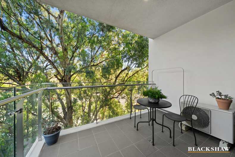 282/7 Irving Street  Phillip