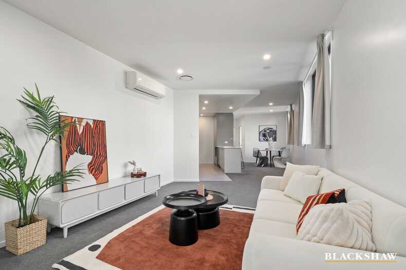 282/7 Irving Street  Phillip