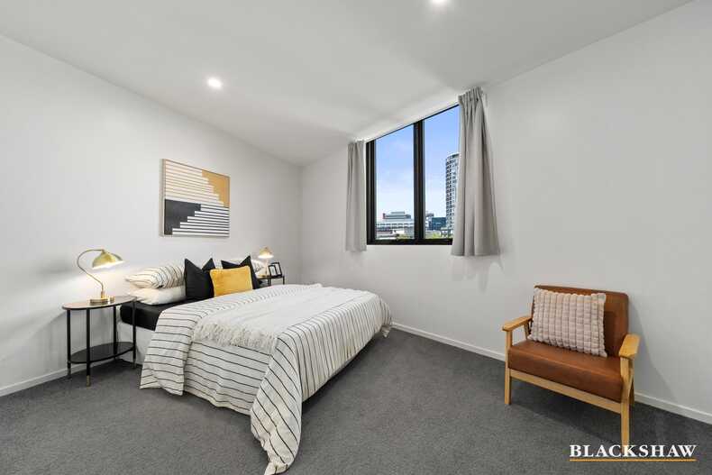 282/7 Irving Street  Phillip
