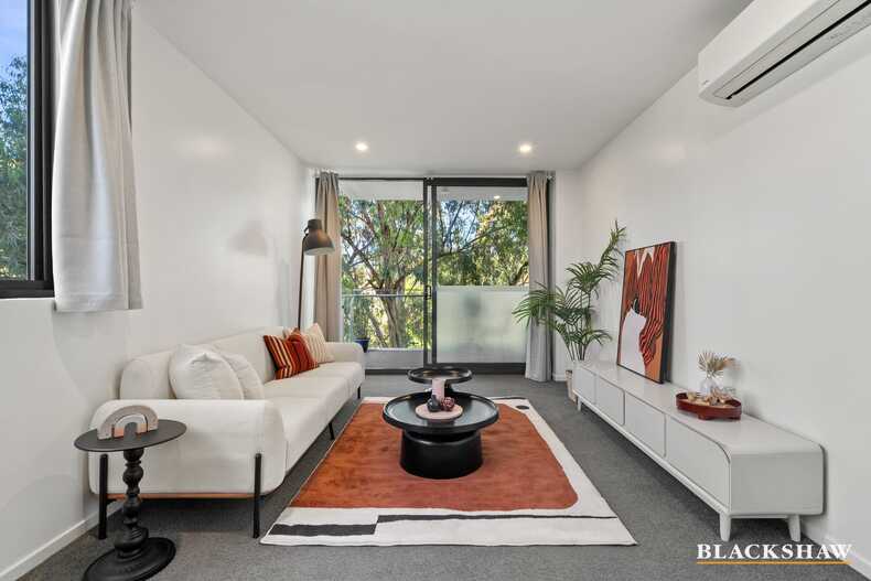 282/7 Irving Street  Phillip