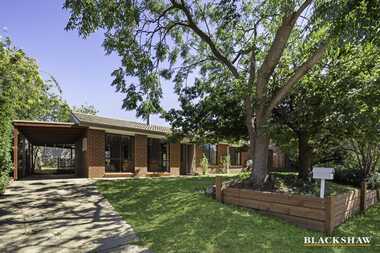 6 McArthur Place Latham