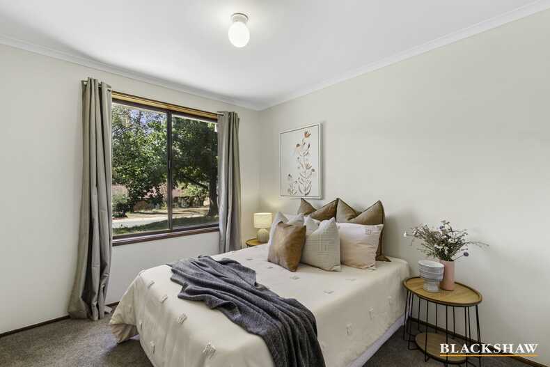 6 McArthur Place Latham