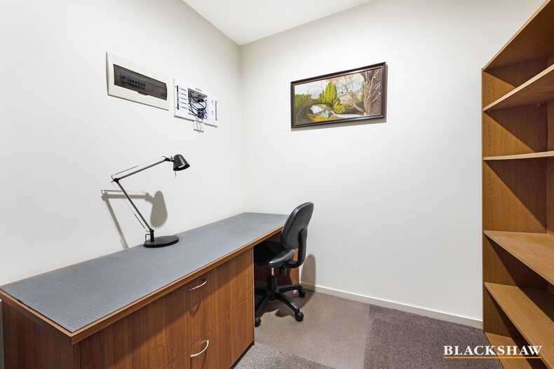 148/56 Eyre Street Kingston