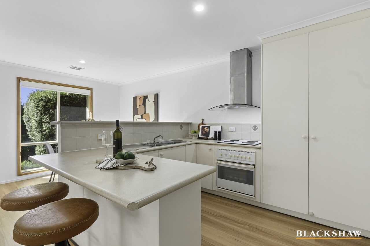 6 Randall Close Dunlop