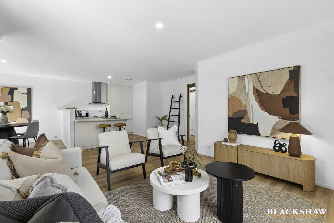 6 Randall Close Dunlop