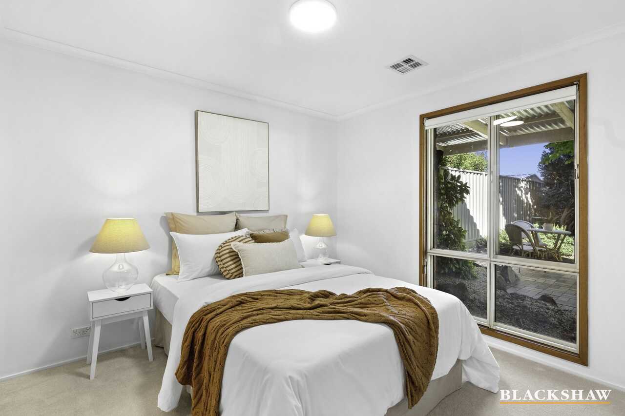 6 Randall Close Dunlop