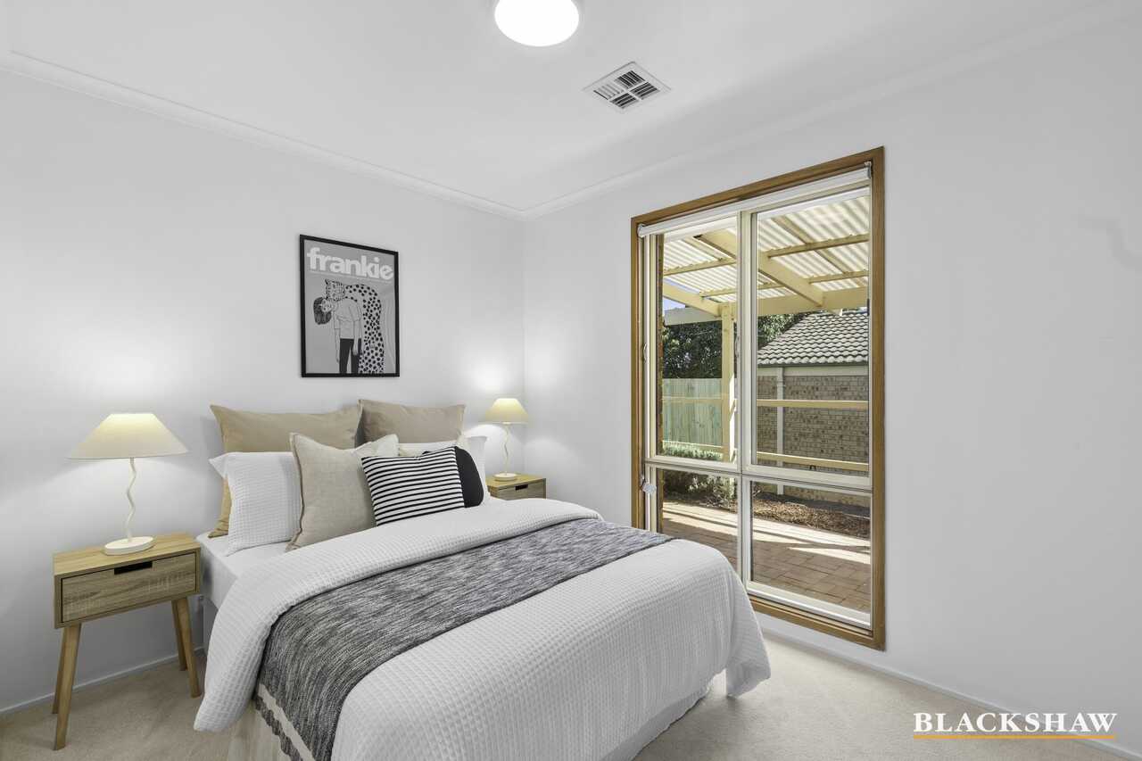 6 Randall Close Dunlop