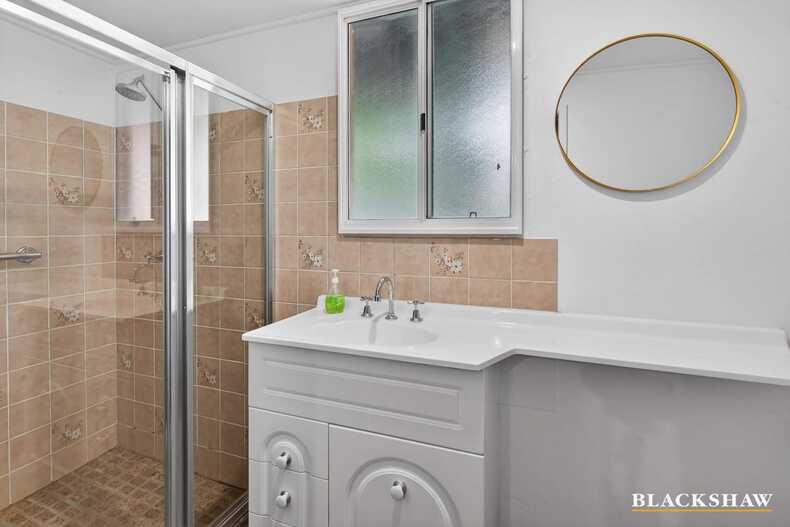 8 Barton Parade Tomakin