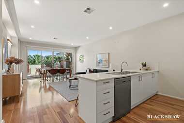 10/44 Tishler Street Wright