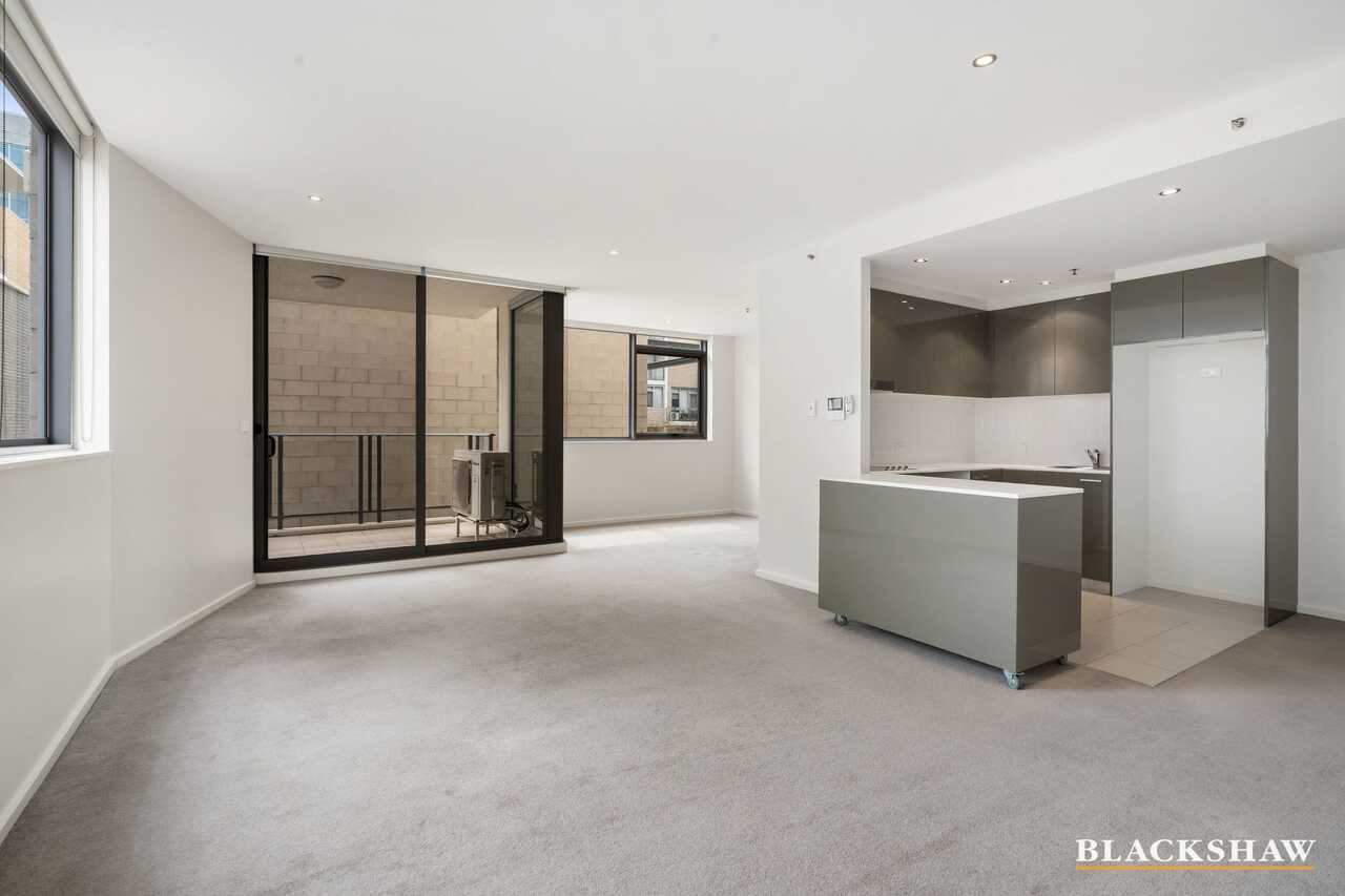 16/3 London Circuit City