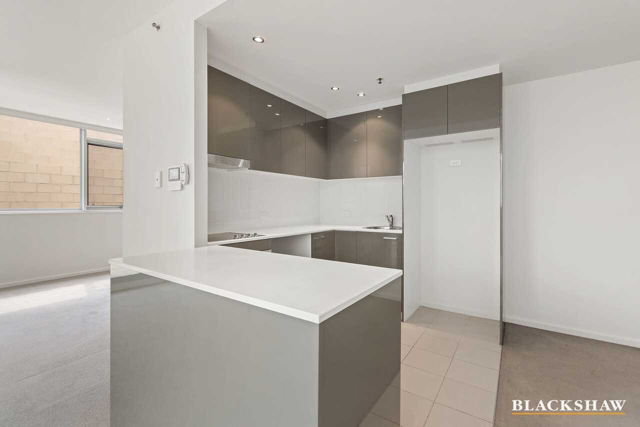 16/3 London Circuit City