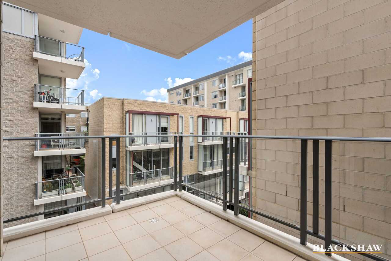 16/3 London Circuit City