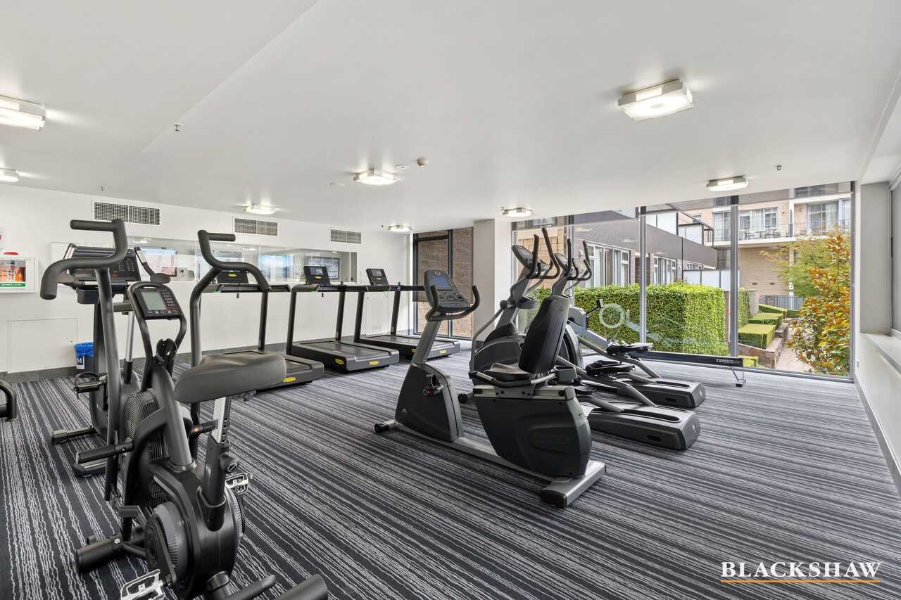 16/3 London Circuit City