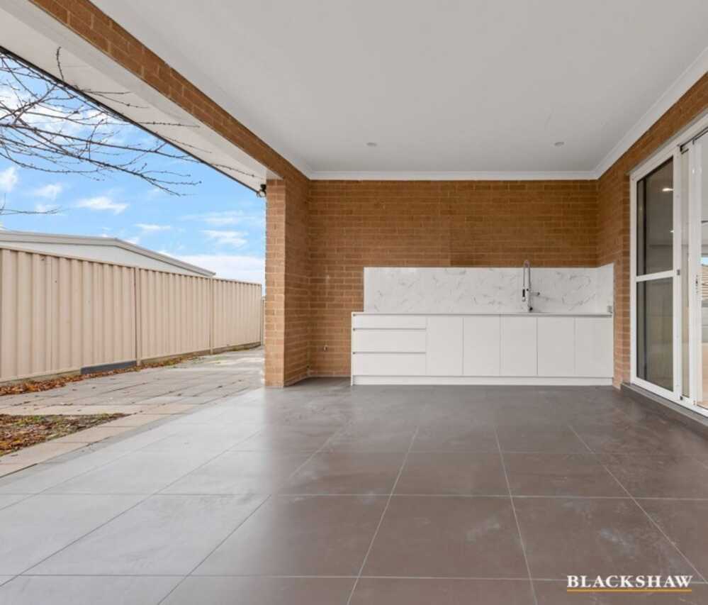 35 Pearl Gibbs Circuit Bonner