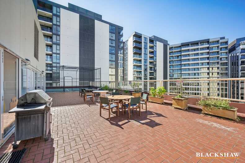 30/2 Akuna Street City