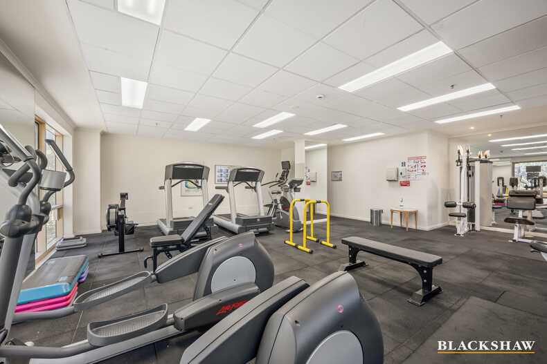 30/2 Akuna Street City