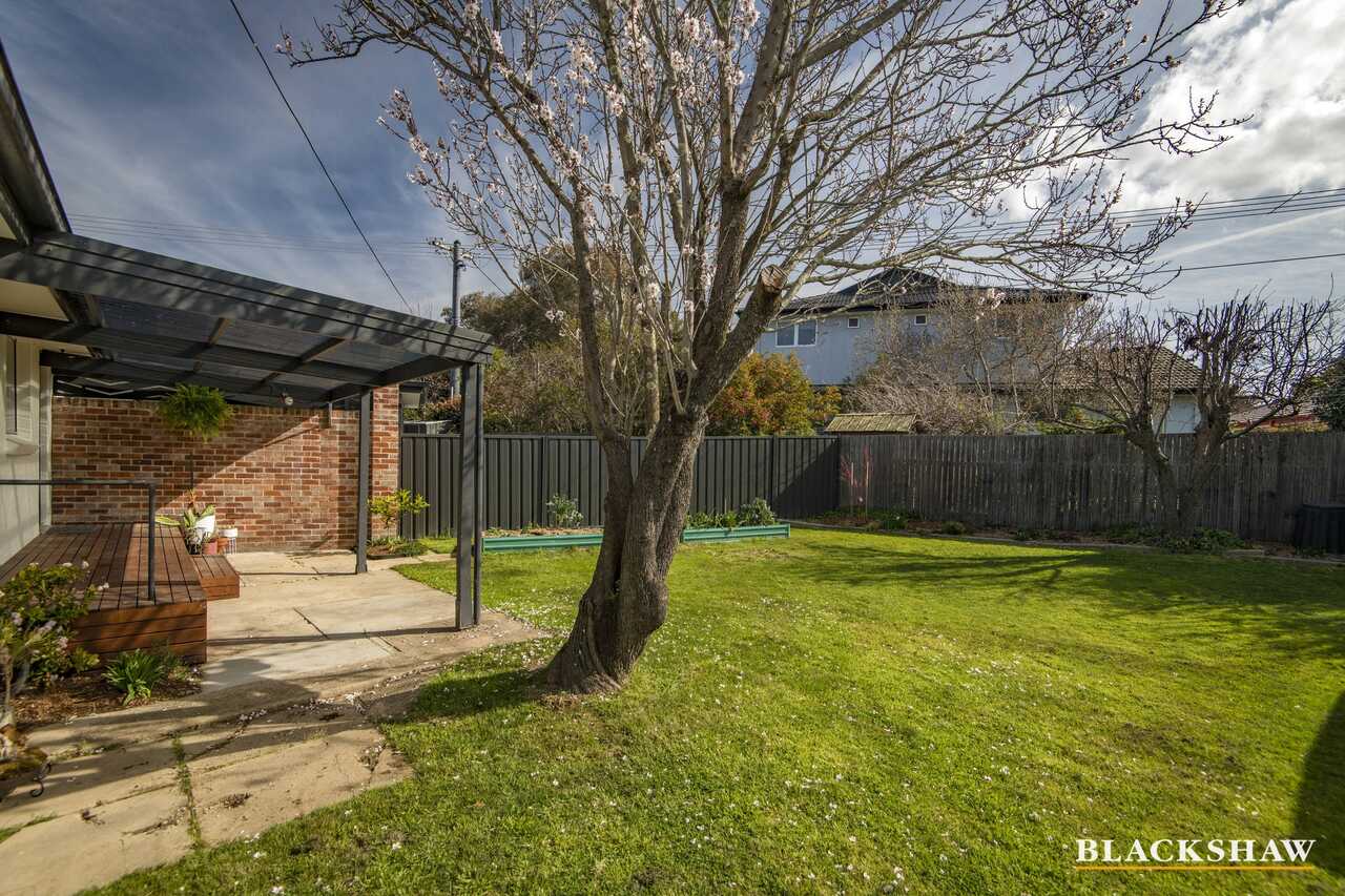 62a Blackman Crescent Macquarie