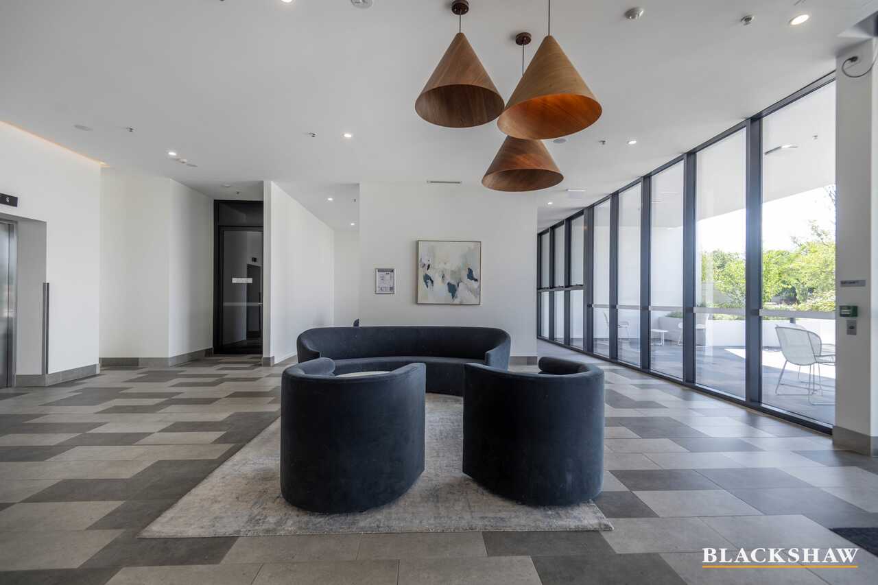 94/11 Irving Street Phillip