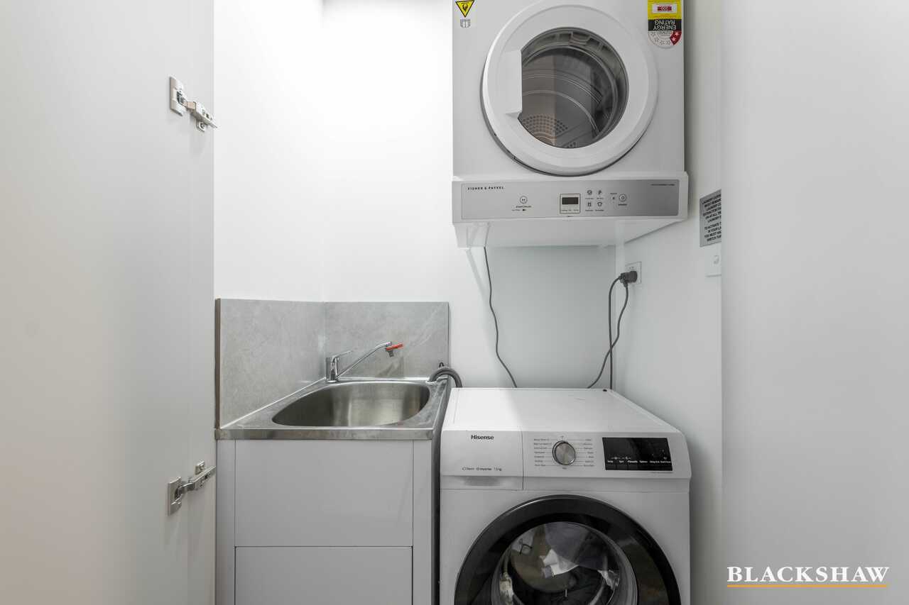 94/11 Irving Street Phillip