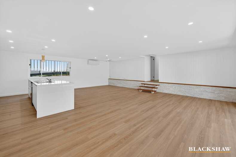 8 Tench Street Sunshine Bay