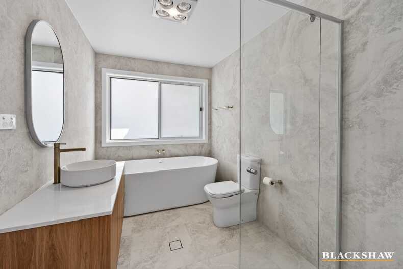 8 Tench Street Sunshine Bay