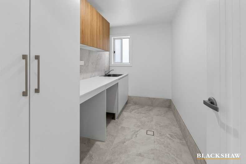 8 Tench Street Sunshine Bay