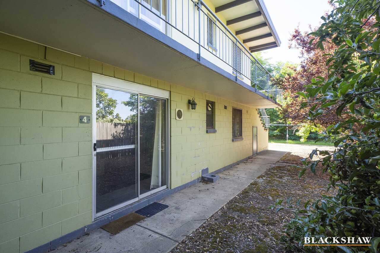 4/10 Waniassa Street Queanbeyan