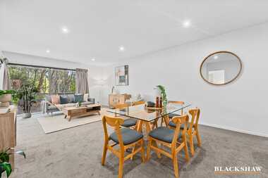 Unit 1/1 Eardley Street  Bruce