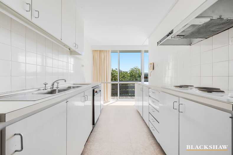 23/8 Giles Street Griffith