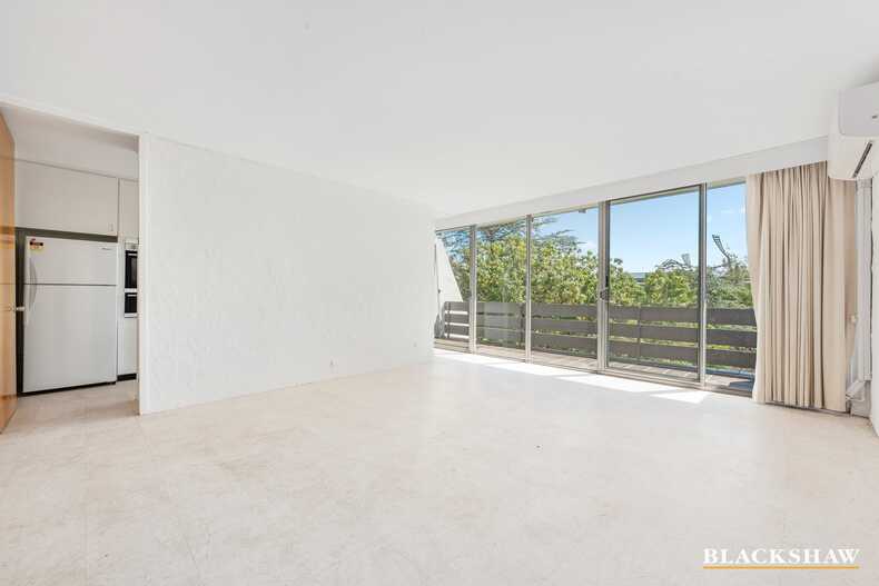 23/8 Giles Street Griffith