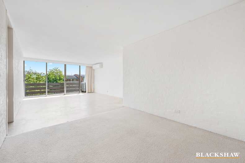 23/8 Giles Street Griffith