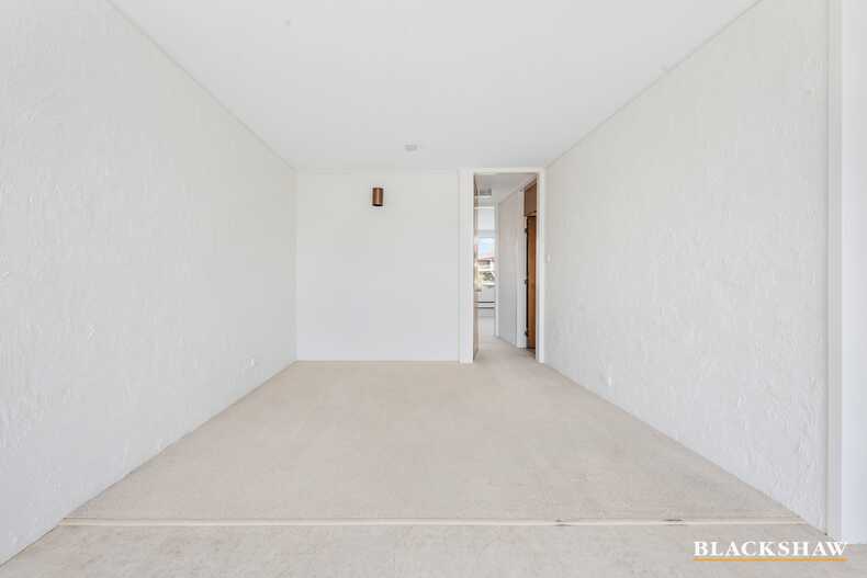 23/8 Giles Street Griffith