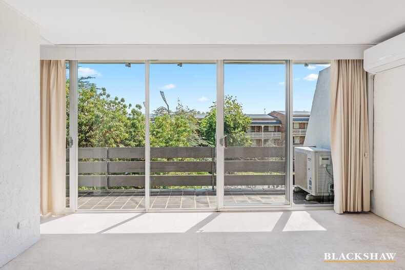 23/8 Giles Street Griffith