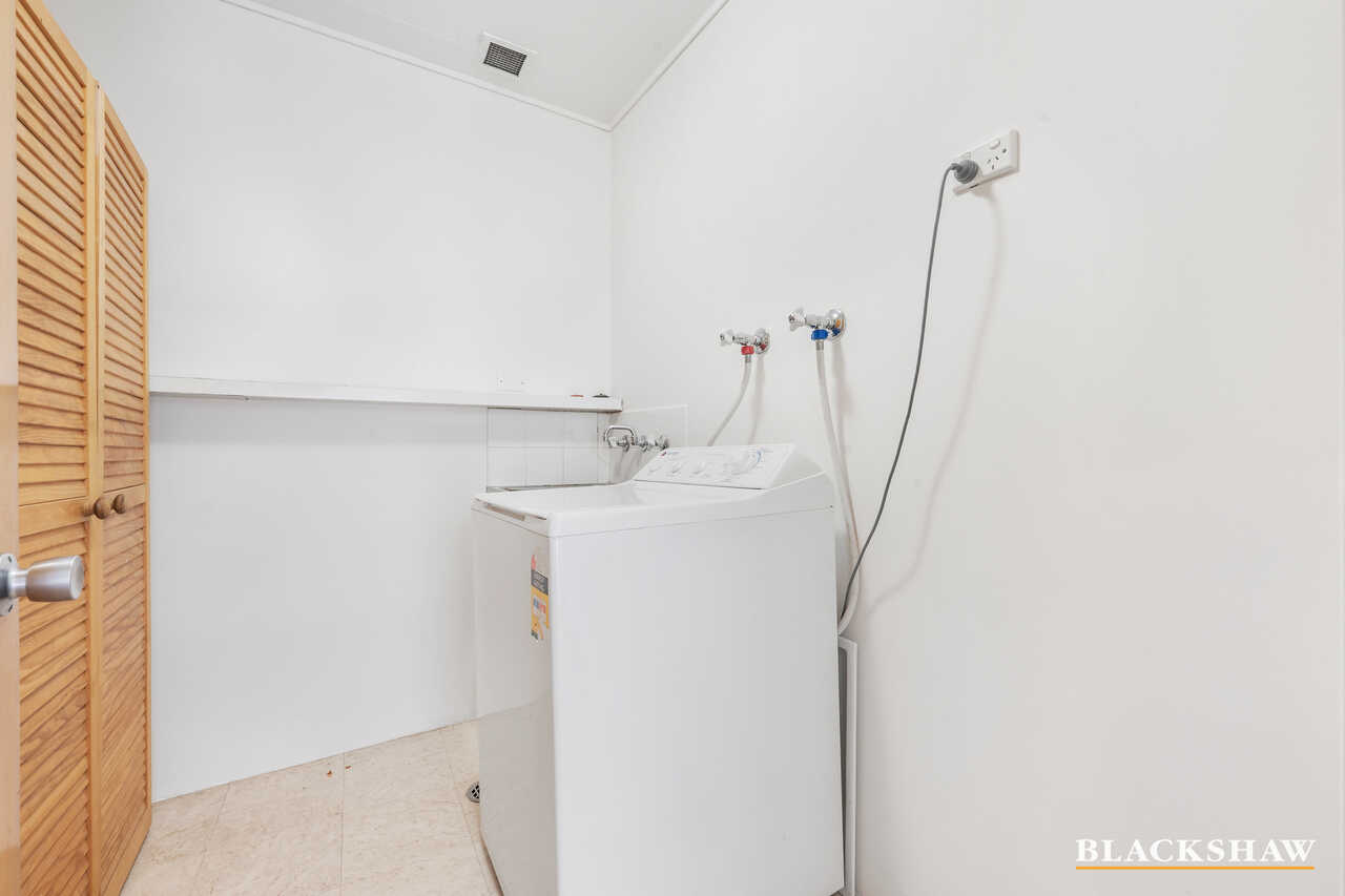 23/8 Giles Street Griffith