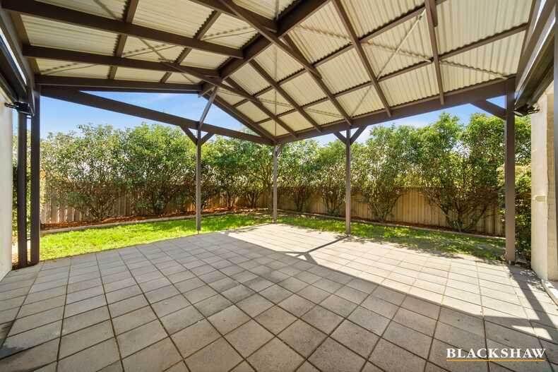 42 Bayside Court Jerrabomberra