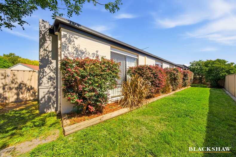 42 Bayside Court Jerrabomberra