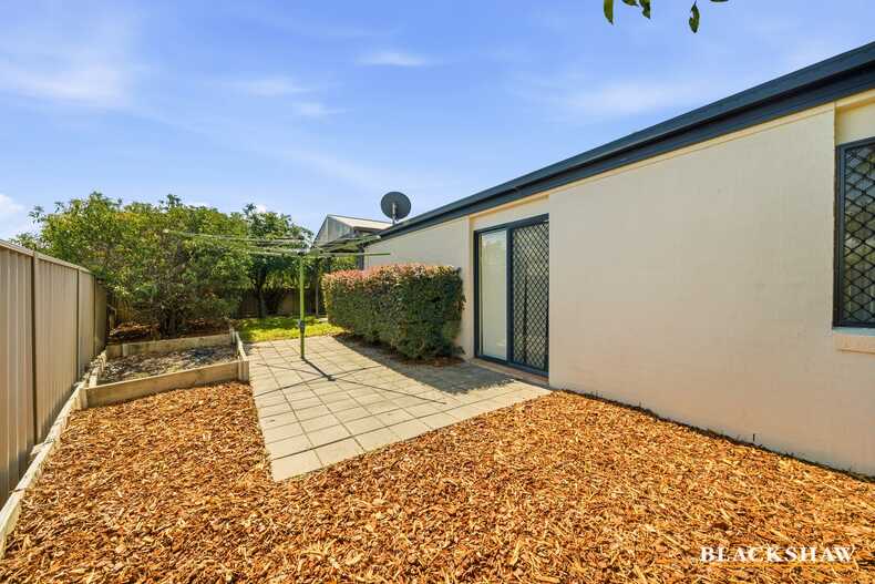 42 Bayside Court Jerrabomberra