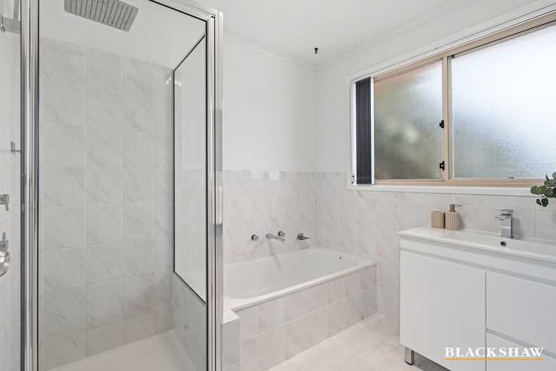 19/166 Clive Steele Avenue Monash