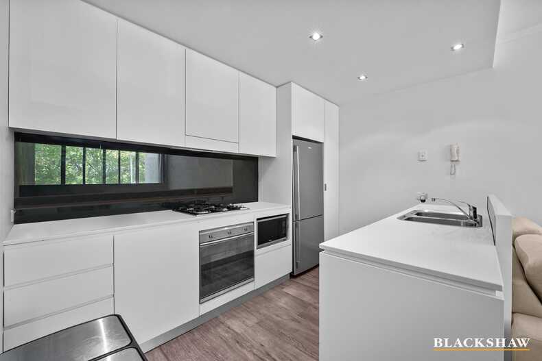 12/104 Giles Street Kingston