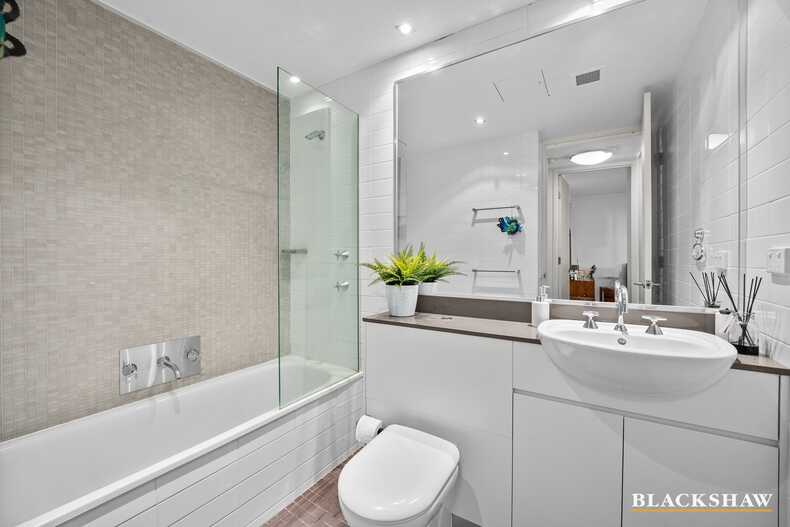 12/104 Giles Street Kingston