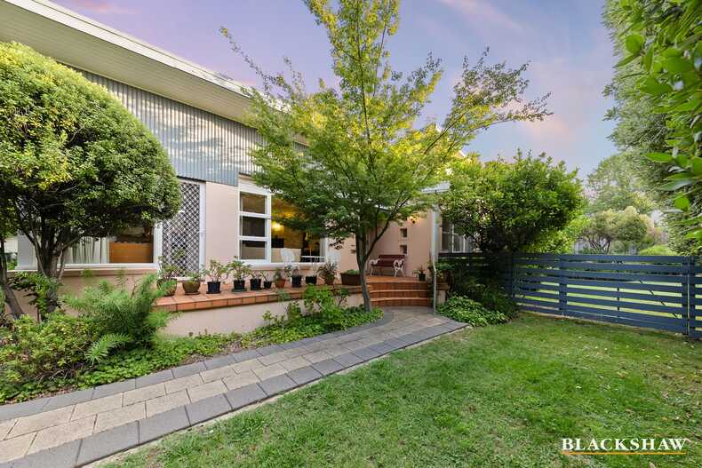 120 Schlich Street Yarralumla