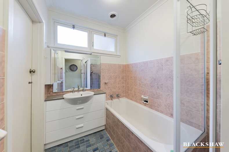 120 Schlich Street Yarralumla