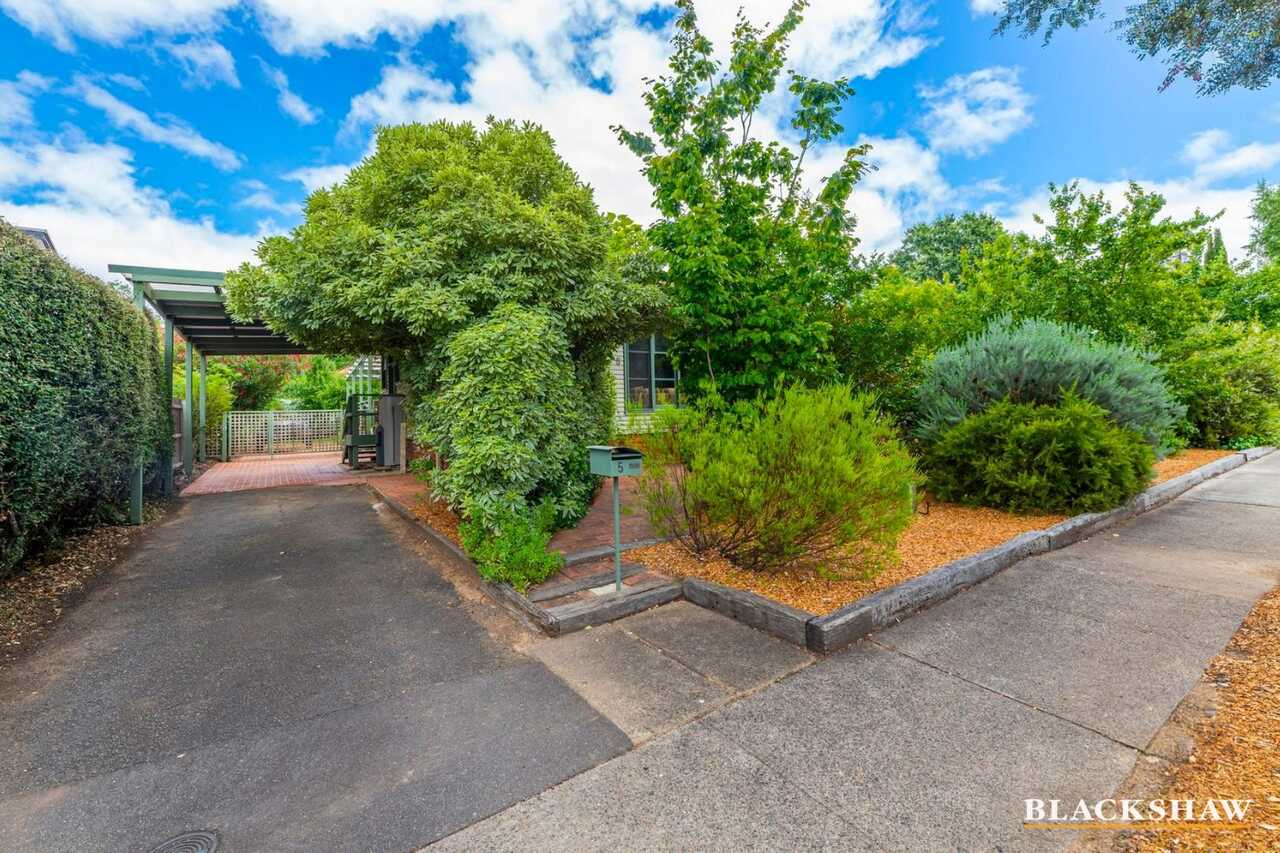 5 Schomburgk Street Yarralumla