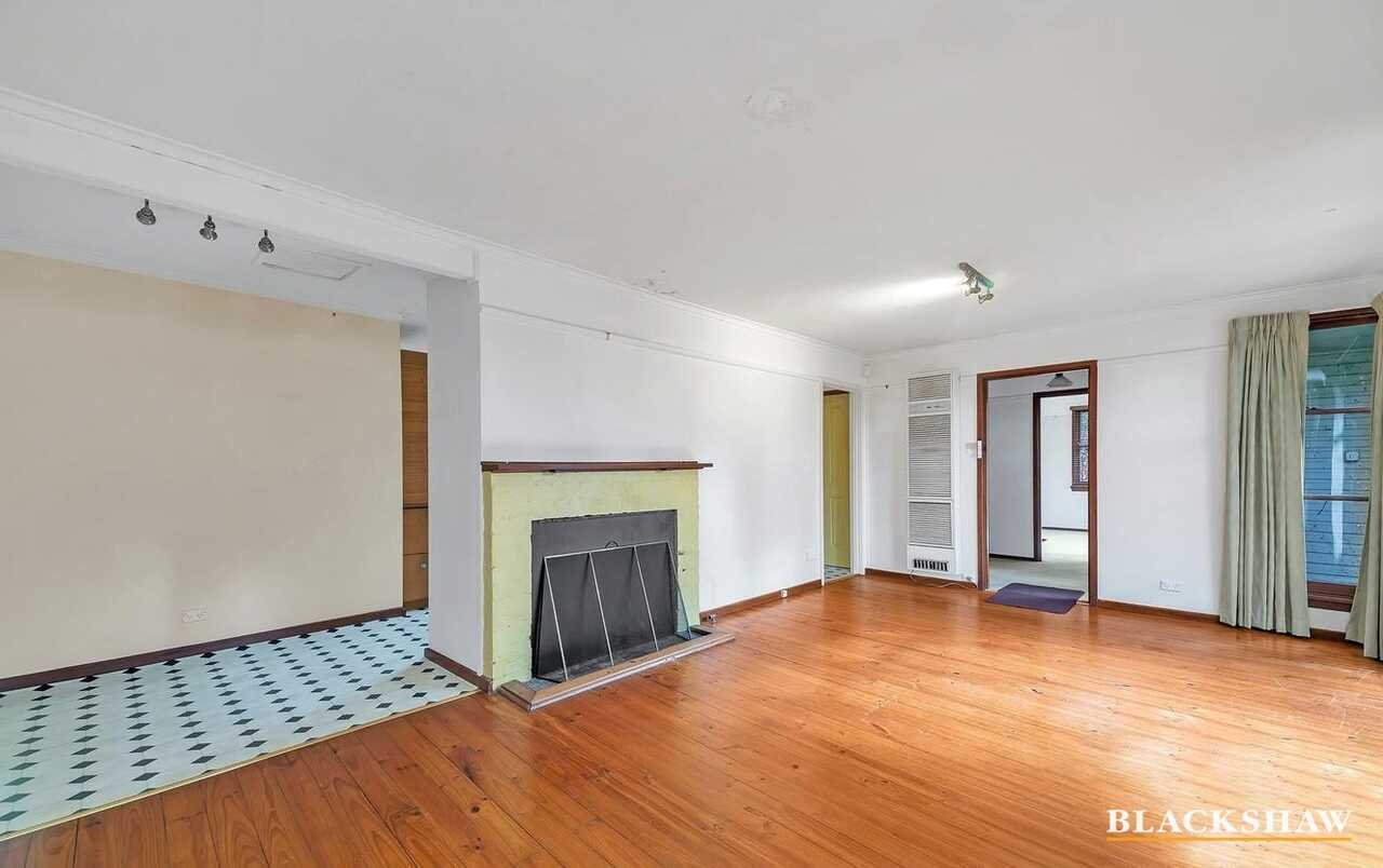 5 Schomburgk Street Yarralumla