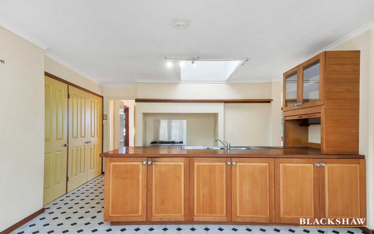 5 Schomburgk Street Yarralumla