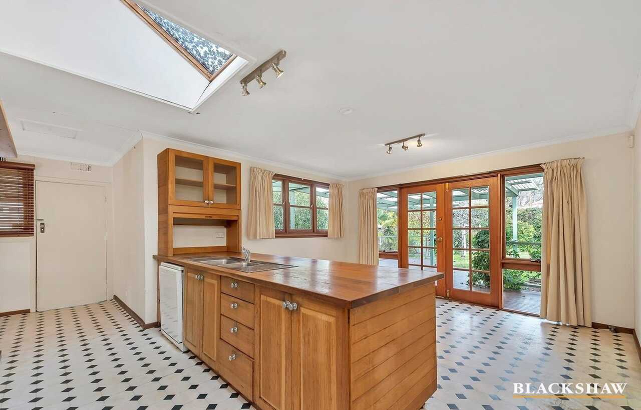 5 Schomburgk Street Yarralumla